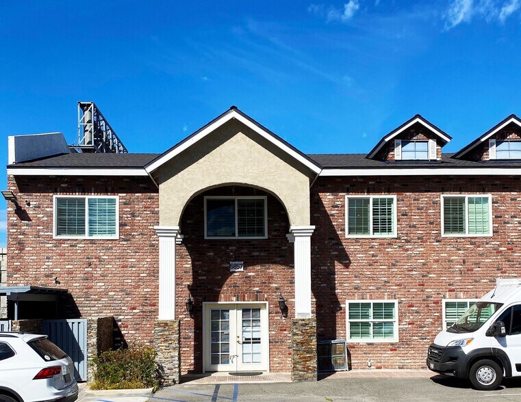6857 Indiana Ave, Riverside, CA à louer - Photo de l’immeuble – Image 2 sur 39