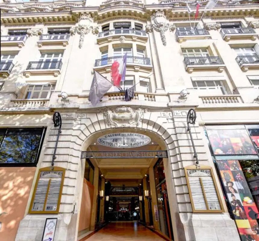 Local commercial dans Paris à louer Photo de l’immeuble– Image 1 sur 6