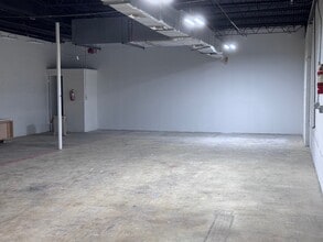 511-545 NE 32nd St, Oakland Park, FL à louer Photo intérieure– Image 2 sur 6