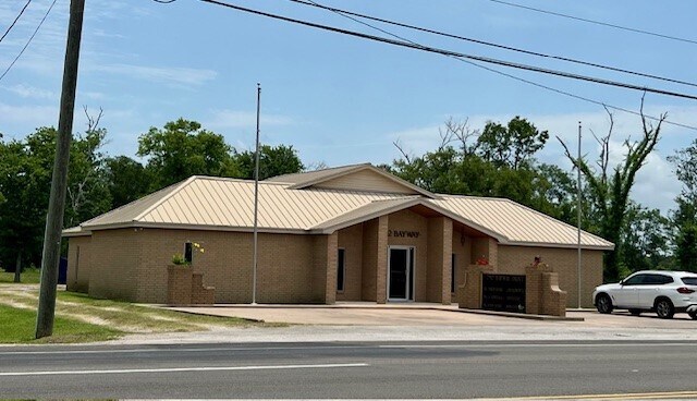 7912 Bayway Dr, Baytown, TX à vendre - Photo de l’immeuble – Image 1 sur 7