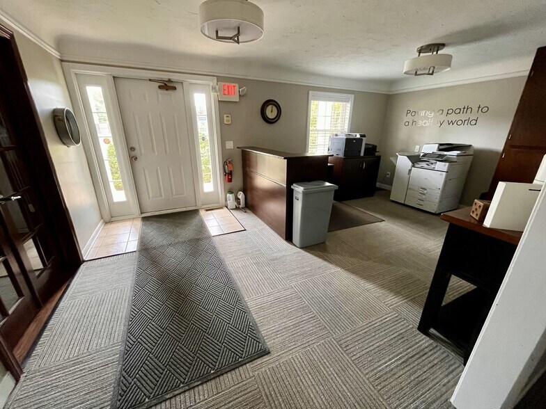 1265 Ridge Rd, Hinckley, OH à louer - Photo de l’immeuble – Image 3 sur 8
