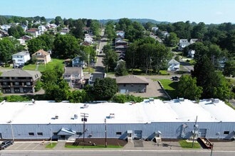 1701L North St, Endicott, NY à louer Photo de l’immeuble– Image 2 sur 3