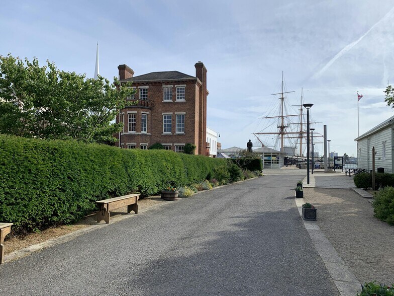 College Rd, Portsmouth à louer - Photo de l’immeuble – Image 3 sur 3