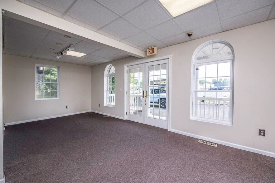 737 Newfield St, Middletown, CT à louer - Photo de l’immeuble – Image 2 sur 3
