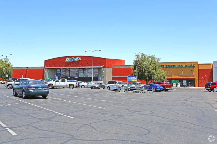 5418-5422 N Blackstone Ave, Fresno, CA à louer - Photo de l’immeuble – Image 2 sur 3