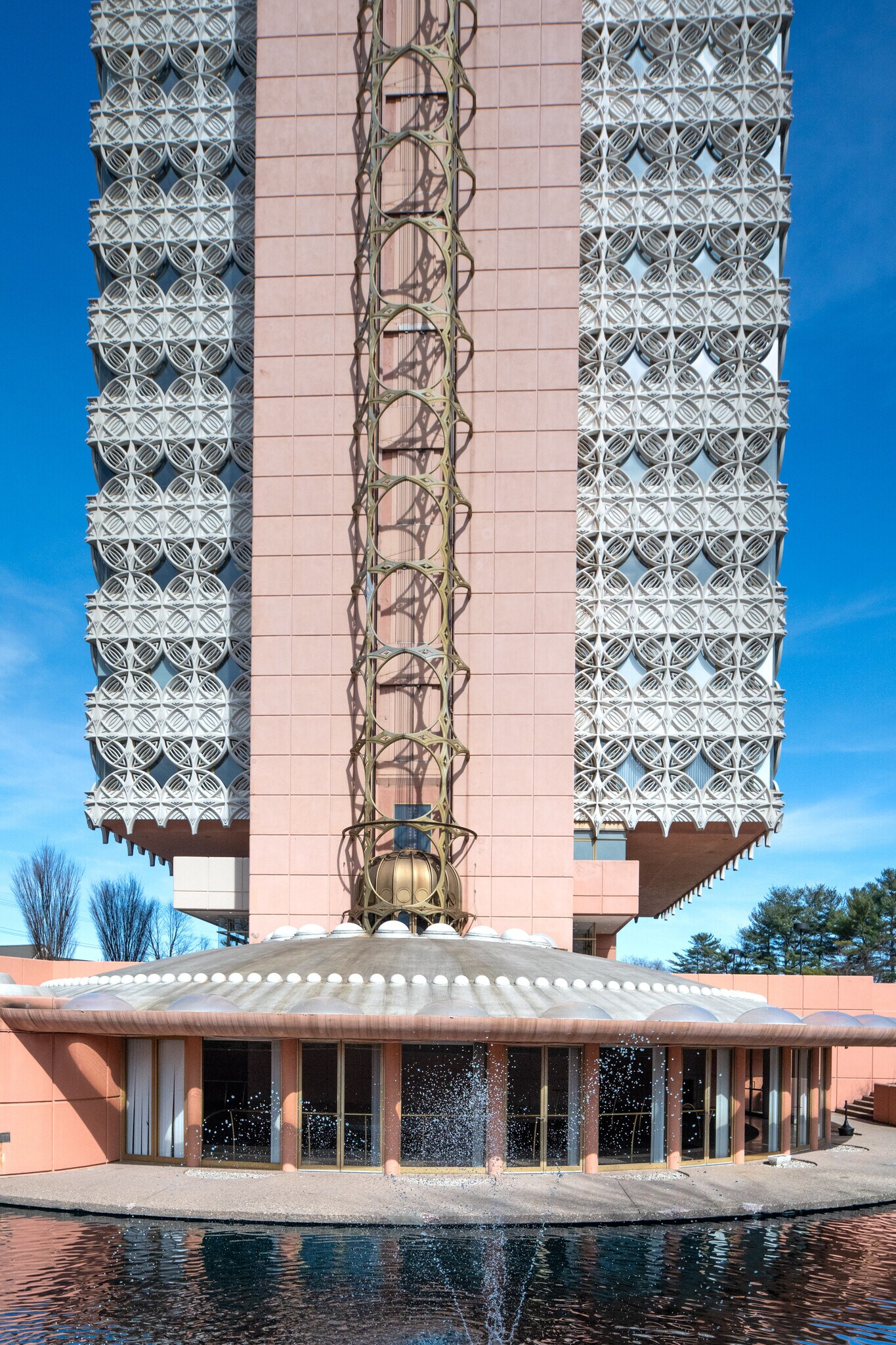 6100 Dutchmans Ln, Louisville, KY à louer Photo de l’immeuble– Image 1 sur 19