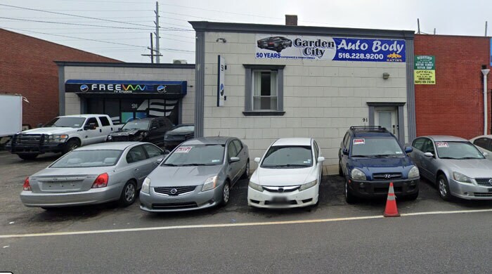 91 Commercial Ave, Garden City, NY à louer - Photo de l’immeuble – Image 1 sur 4