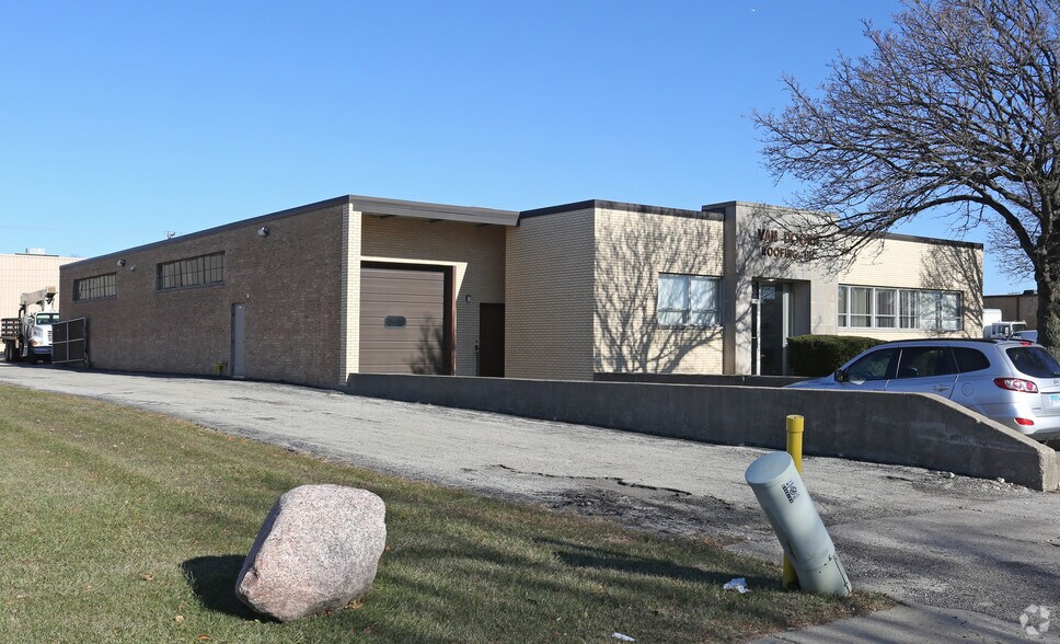 2082 Estes Ave, Elk Grove Village, IL à vendre - Photo de l’immeuble – Image 3 sur 20