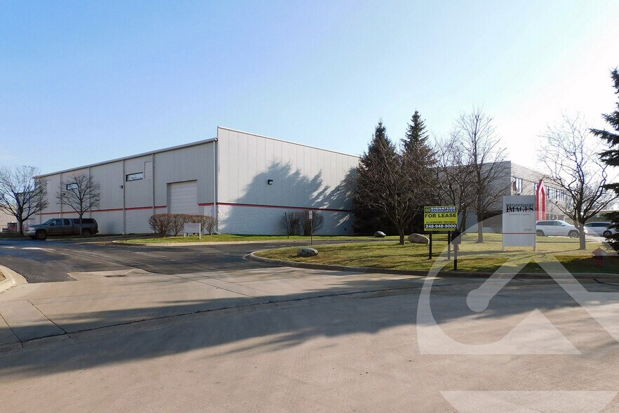 47151 Cartier Ct, Wixom, MI à vendre - Photo principale – Image 2 sur 7