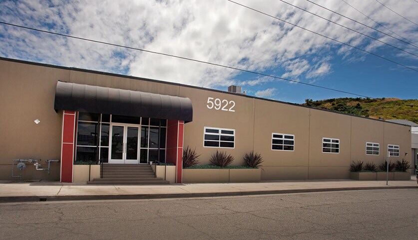 5922 W Bowcroft St, Los Angeles, CA à louer - Photo de l’immeuble – Image 3 sur 6