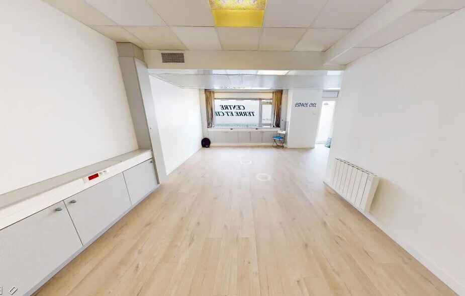 Bureau dans Paris à louer - Photo de l’immeuble – Image 2 sur 7