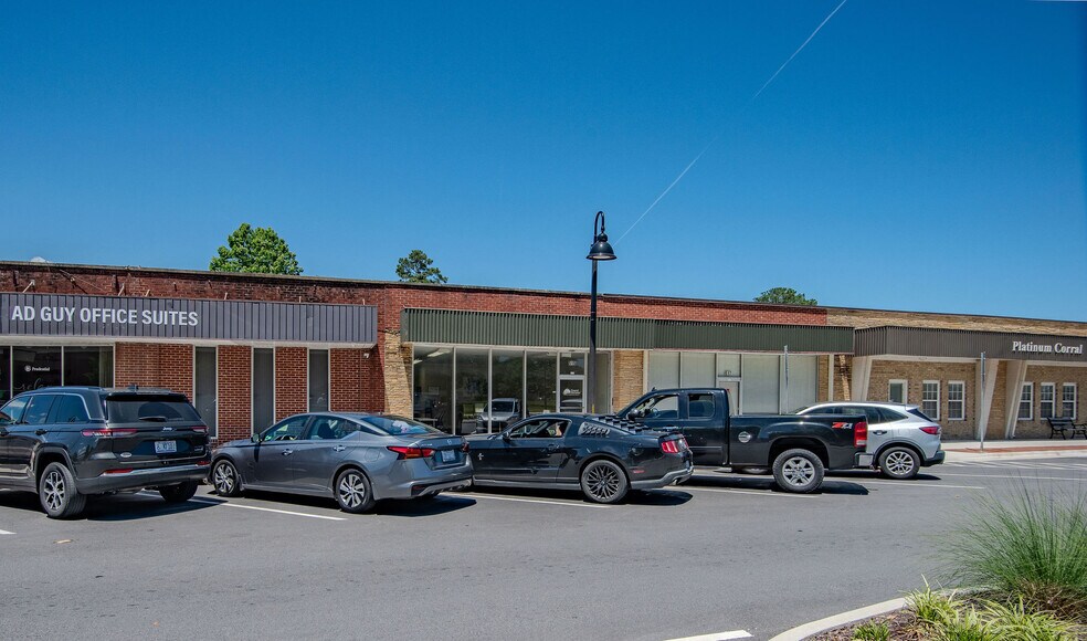 515 New Bridge St, Jacksonville, NC à louer - Photo de l’immeuble – Image 3 sur 31