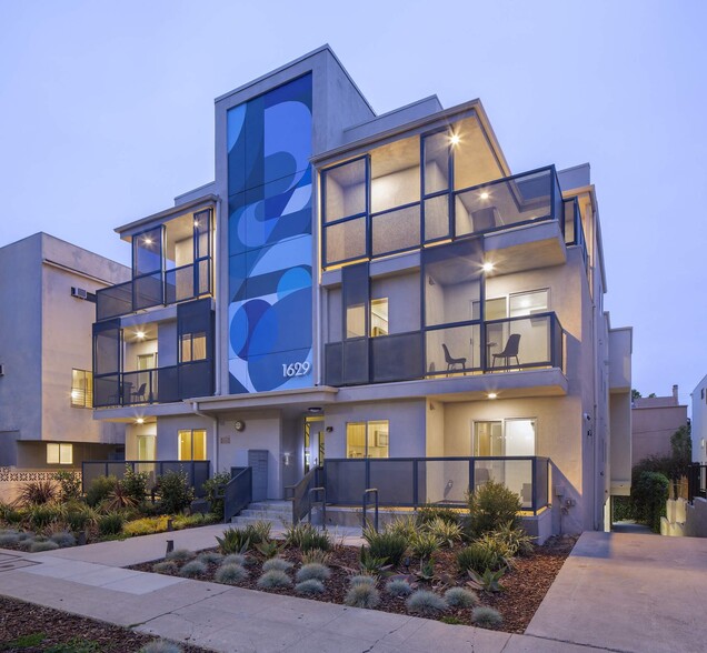 1629 Veteran Ave, Los Angeles, CA à vendre - Photo de l’immeuble – Image 1 sur 15