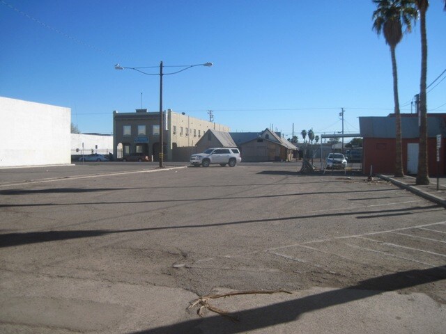 471-473 W Main St, El Centro, CA à louer - Photo de l’immeuble – Image 3 sur 3