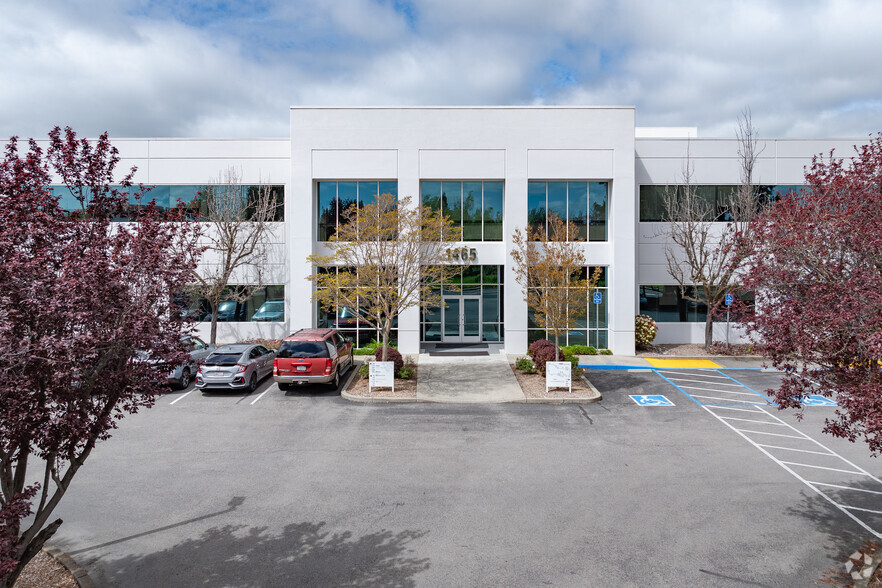 1465 N McDowell Blvd, Petaluma, CA à louer - Photo de l’immeuble – Image 3 sur 8