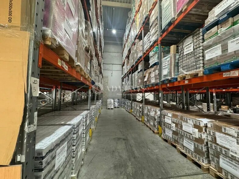 Industriel/Logistique dans Stains à louer - Photo intérieure – Image 2 sur 12