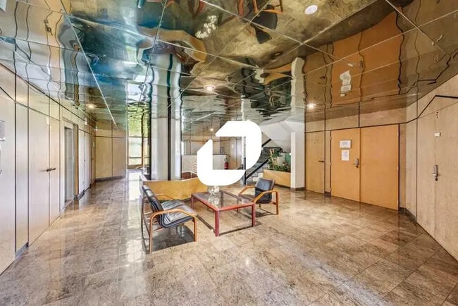 Plus de détails pour Local d’activités à vendre