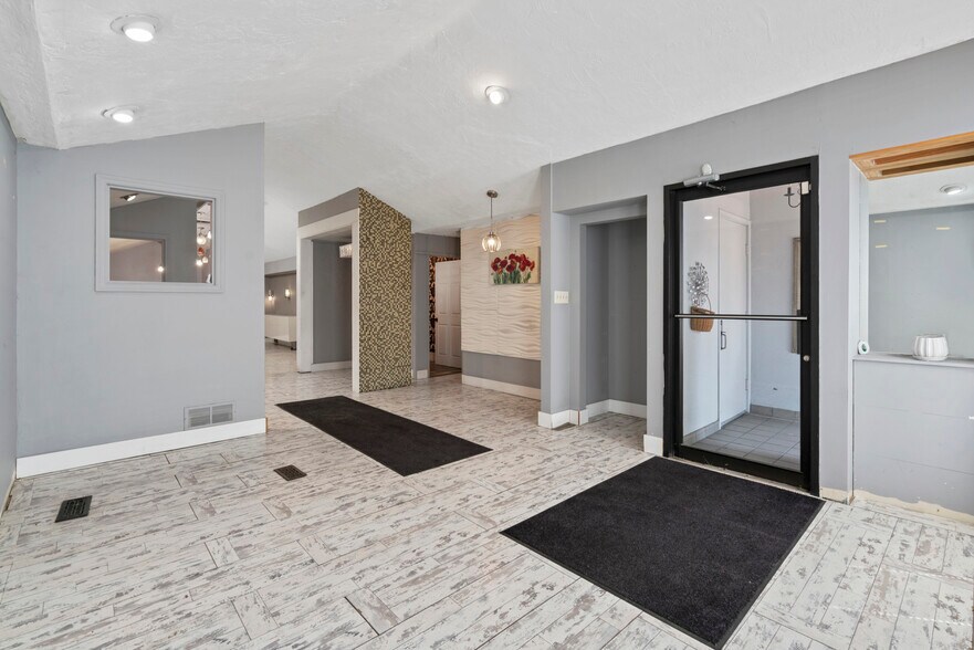 436 Allegheny River Blvd, Oakmont, PA à vendre - Photo de l’immeuble – Image 3 sur 24