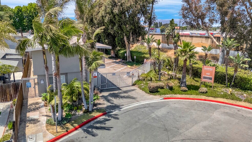 443 Occidental Dr, Oxnard, CA à vendre - Photo de l’immeuble – Image 2 sur 11