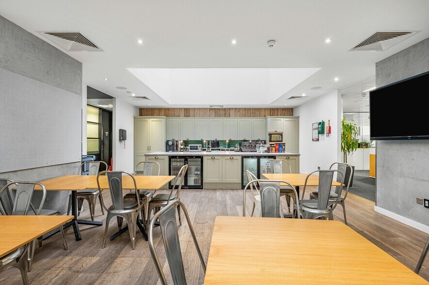 Oval Rd, Londres à louer - Photo de l’immeuble – Image 2 sur 21