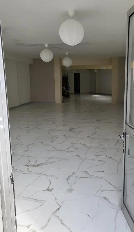 Local d’activités dans Le Bouscat à louer Photo intérieure– Image 1 sur 3