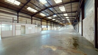 Plus de détails pour Local d'activités à louer