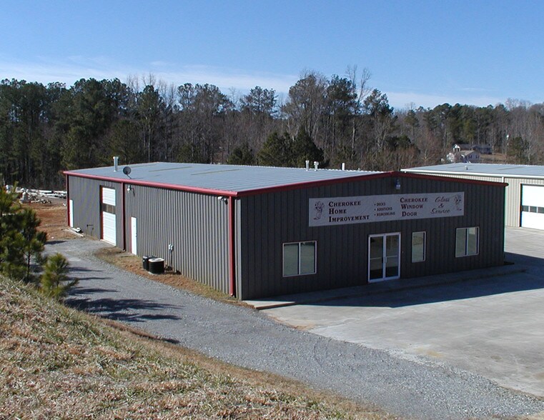 84 Hickory Springs Ind Dr, Canton, GA à louer - Photo de l’immeuble – Image 2 sur 2
