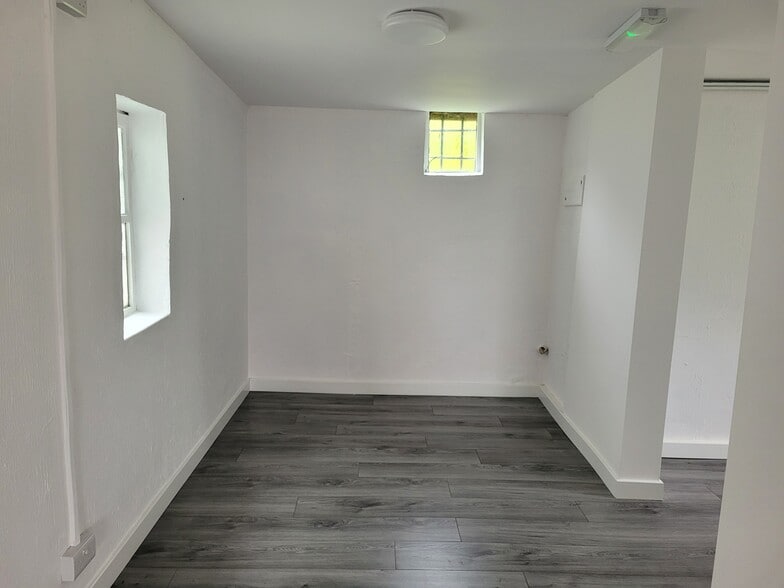 1 Main St, Stirling à vendre - Photo intérieure – Image 3 sur 4