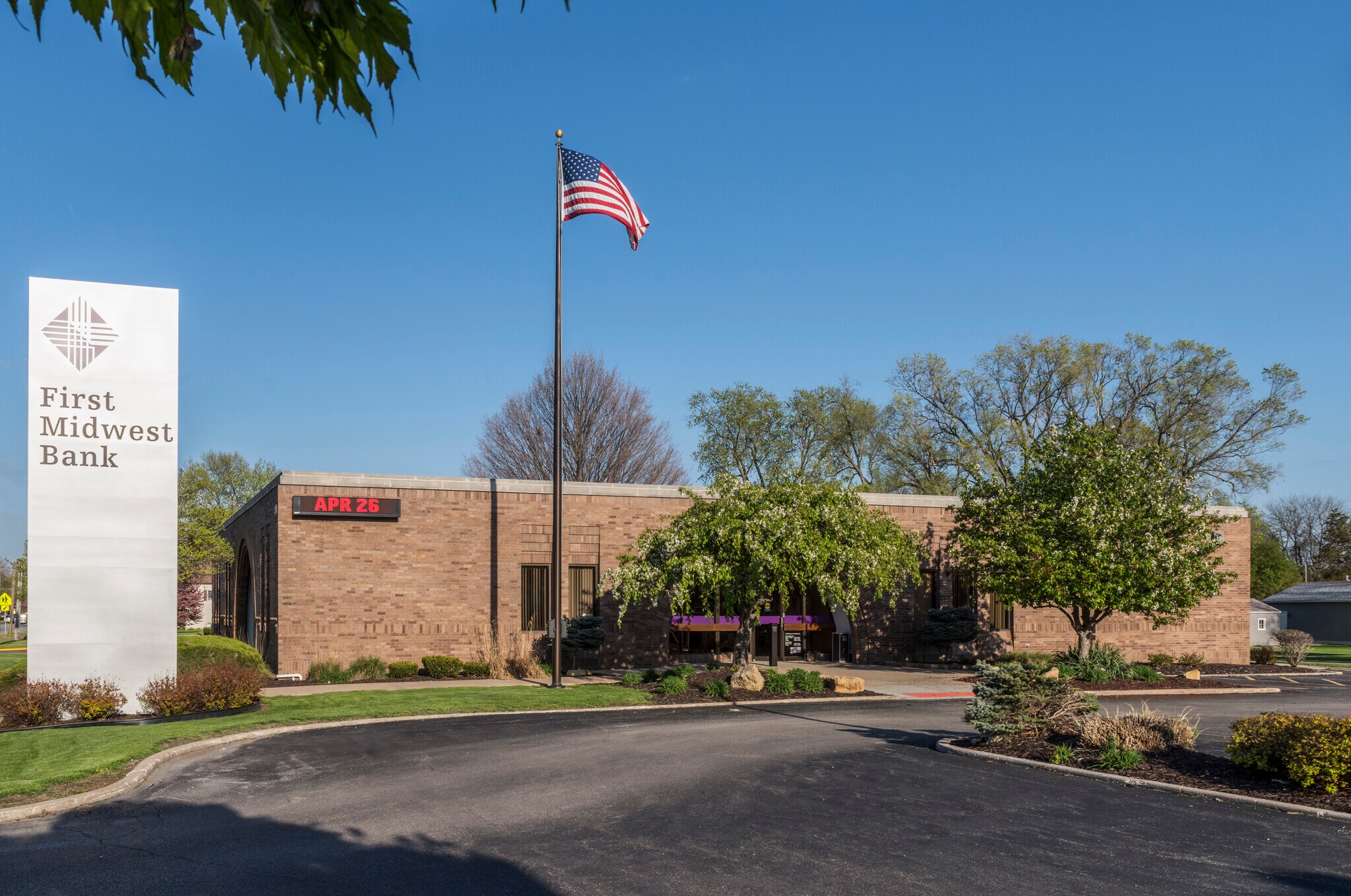 324 E Main St, Knoxville, IL à louer Photo principale– Image 1 sur 7