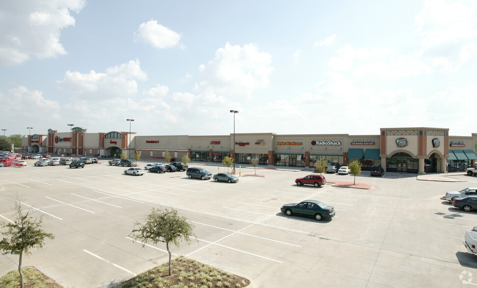 8528 Davis Blvd, North Richland Hills, TX à louer - Photo de l’immeuble – Image 3 sur 18