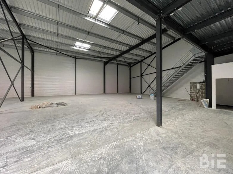 Local d’activités dans Tresses à louer - Photo intérieure – Image 3 sur 4