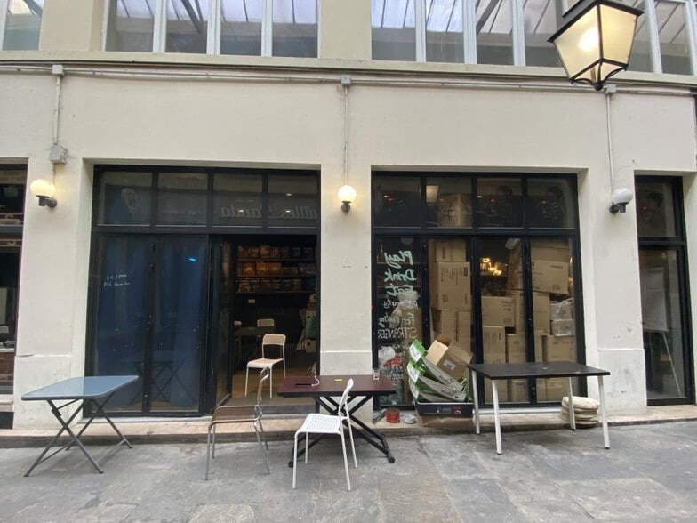 24 Galerie Montmartre, Paris à louer - Photo de l’immeuble – Image 3 sur 3