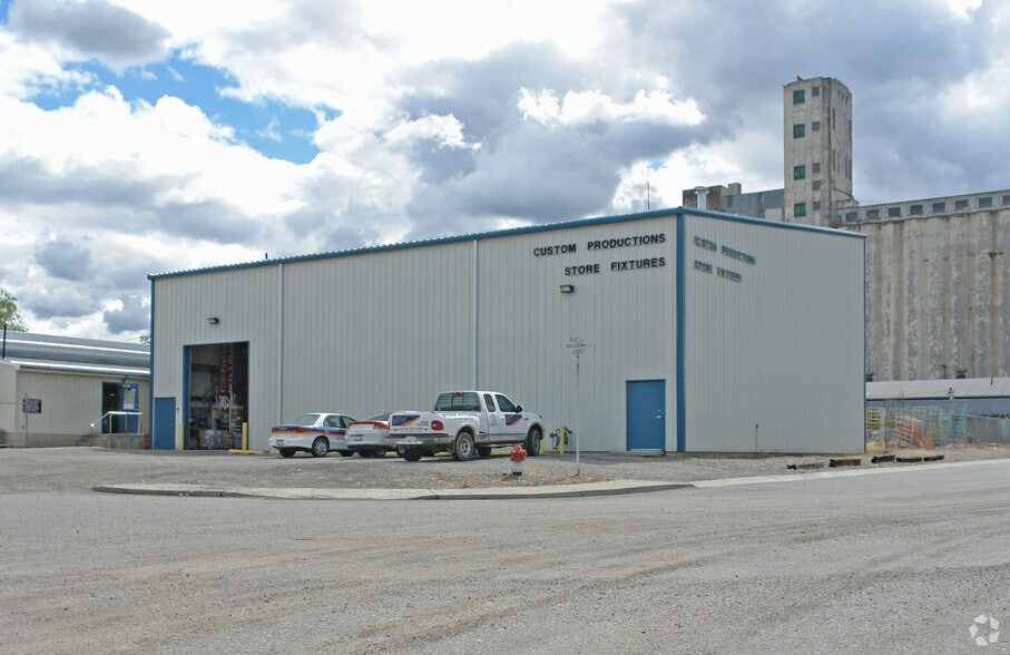 2202 E Broadway Ave, Spokane, WA à louer - Photo principale – Image 1 sur 3