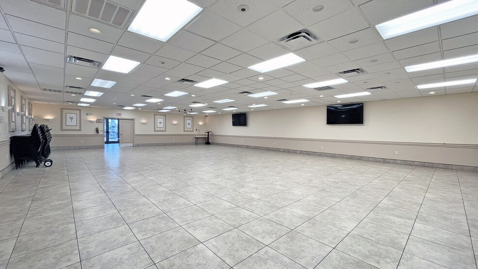 917 SE 47th Ter, Cape Coral, FL à vendre - Photo intérieure – Image 3 sur 25