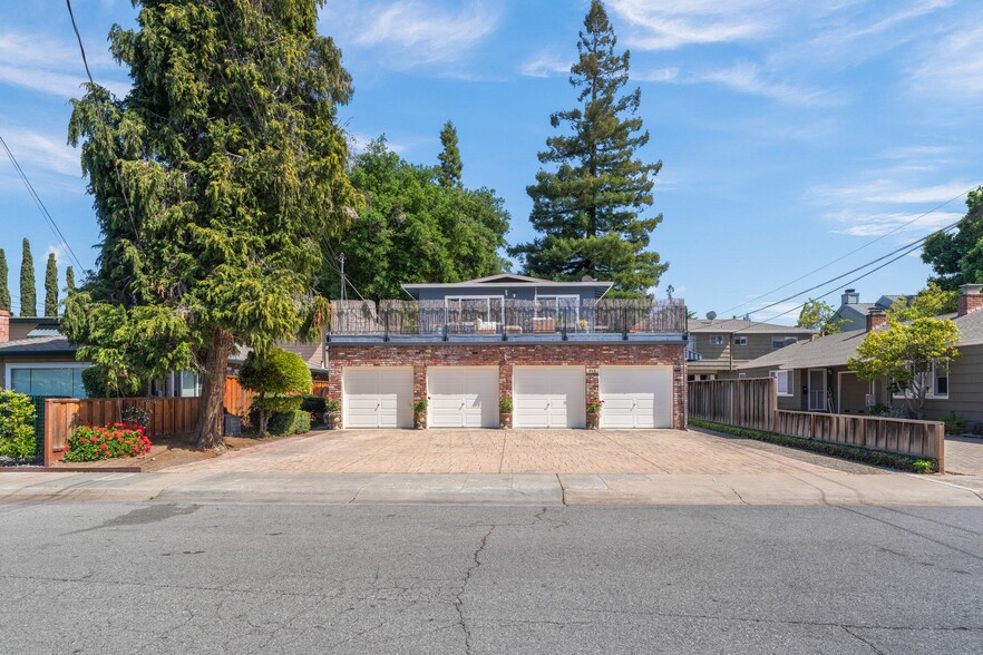 933 Florence Ln, Menlo Park, CA à vendre - Photo de l’immeuble – Image 3 sur 40