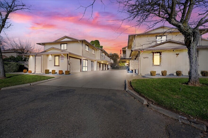 3337 La Canada Dr, Cameron Park, CA à vendre - Photo principale – Image 1 sur 97