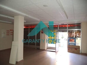 Local commercial dans Cáceres, Cáceres à louer Photo intérieure– Image 1 sur 5