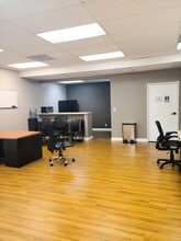 171 E Thousand Oaks Blvd, Thousand Oaks, CA à louer Photo intérieure– Image 2 sur 4