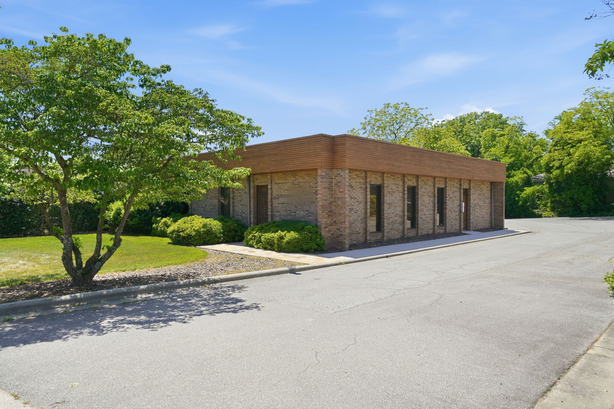 319 Mocksville Ave, Salisbury, NC à vendre Photo principale– Image 1 sur 17