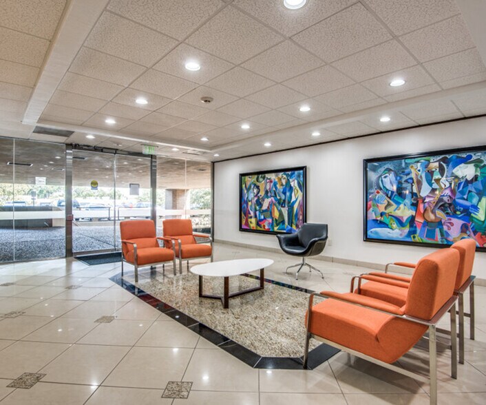 13140 Coit Rd, Dallas, TX à louer - Hall d’entrée – Image 3 sur 5