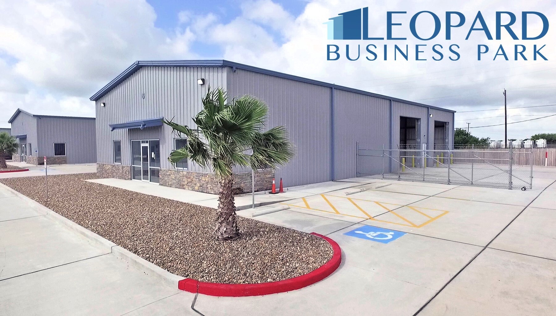 8233 Leopard St, Corpus Christi, TX à louer Photo intérieure– Image 1 sur 12