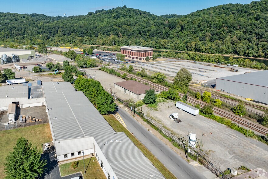 1103 Donner Ave, Monessen, PA à vendre - Aérien – Image 2 sur 5