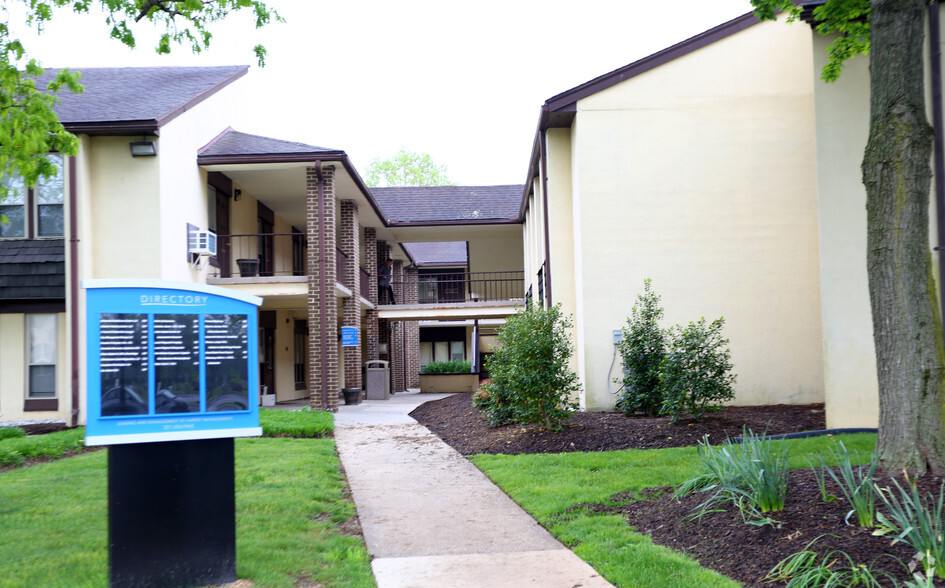 9811 Mallard Dr, Laurel, MD à louer - Photo de l’immeuble – Image 3 sur 8