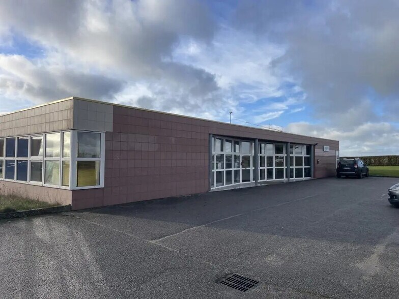 Bureau dans Argentan à vendre - Photo de l’immeuble – Image 3 sur 8