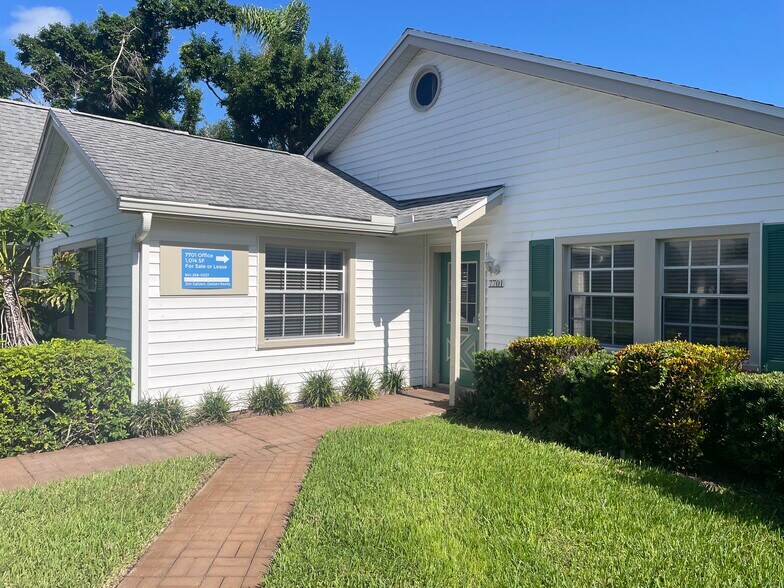 7701 Holiday Dr, Sarasota, FL à louer - Photo de l’immeuble – Image 1 sur 8