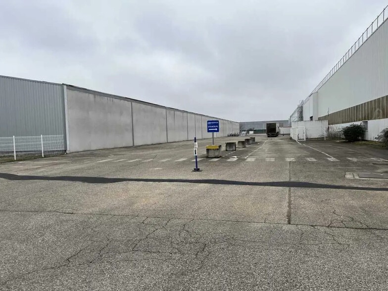 4 Rue Jean Macé, Meyzieu à louer - Photo de l’immeuble – Image 3 sur 17