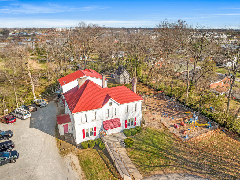 380 Amsden Ave, Versailles, KY à vendre - Photo de l’immeuble – Image 1 sur 33