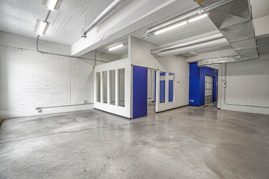 6525 Boul Saint-Laurent, Montréal, QC à louer - Photo de l’immeuble – Image 2 sur 11