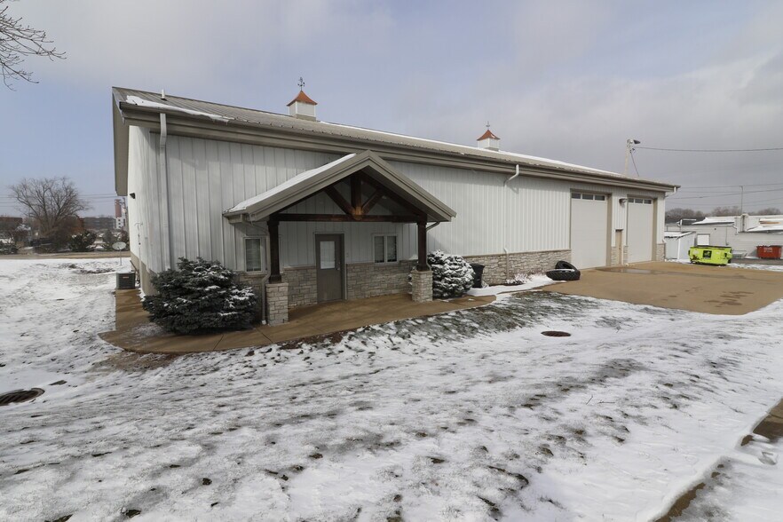 1223 E Sciota Ave, Peoria Heights, IL à louer - Photo principale – Image 1 sur 21
