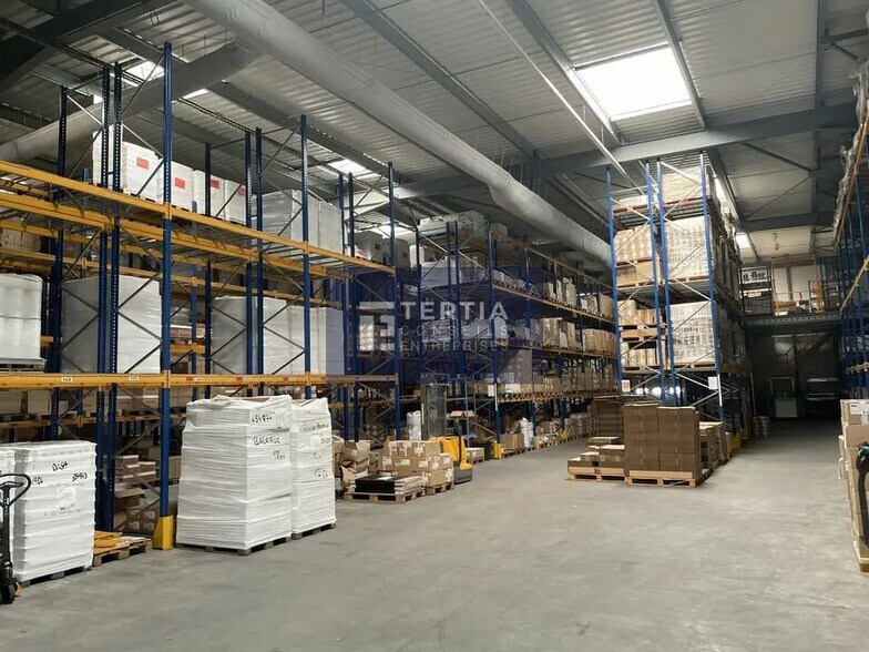 Local d’activités dans Frontignan à louer - Photo de l’immeuble – Image 3 sur 13